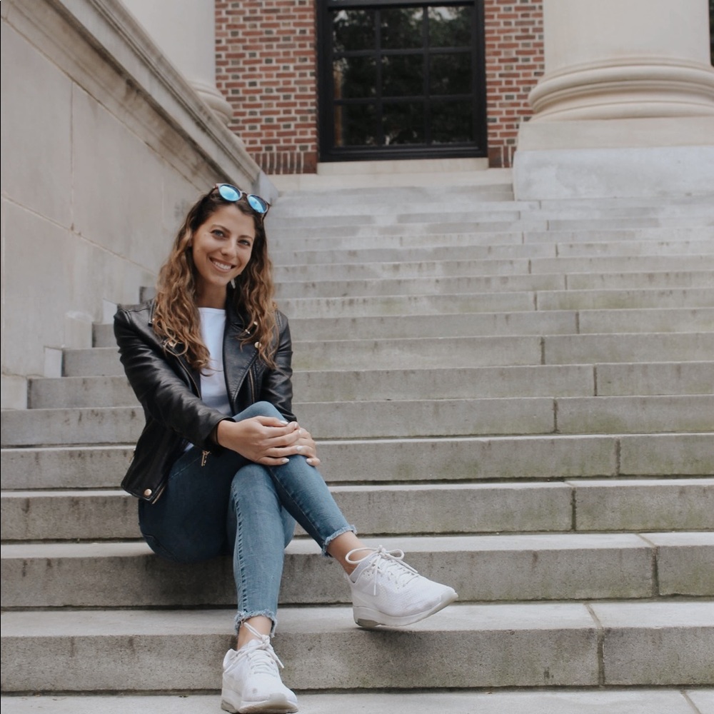 Meet your Posher, Lauren